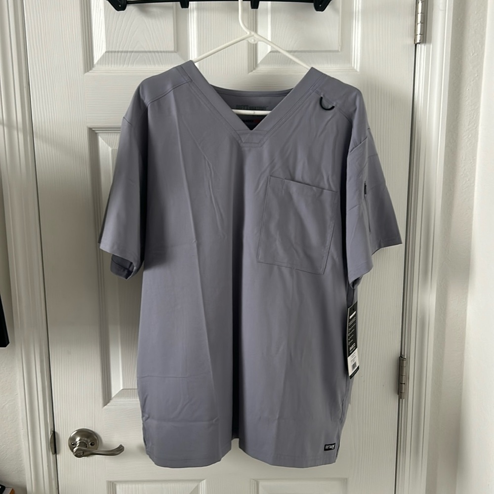 Grey’s Anatomy Men’s Scrub Top